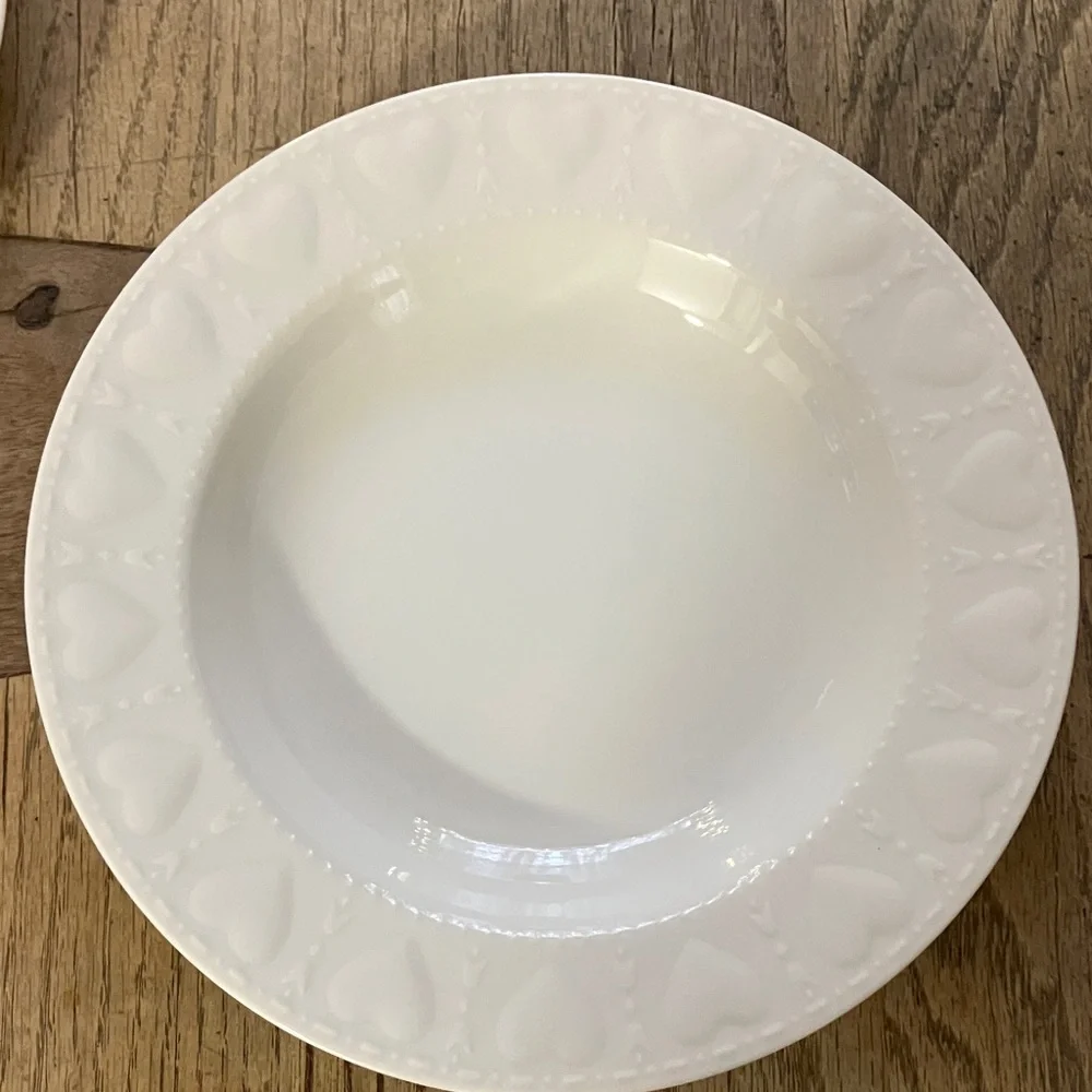 Williams Sonoma Heart-Embellished White Dinnerware Set